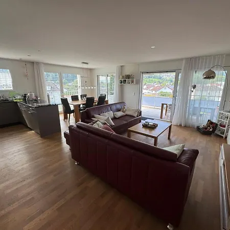 Lägenhet Spacious Family In *